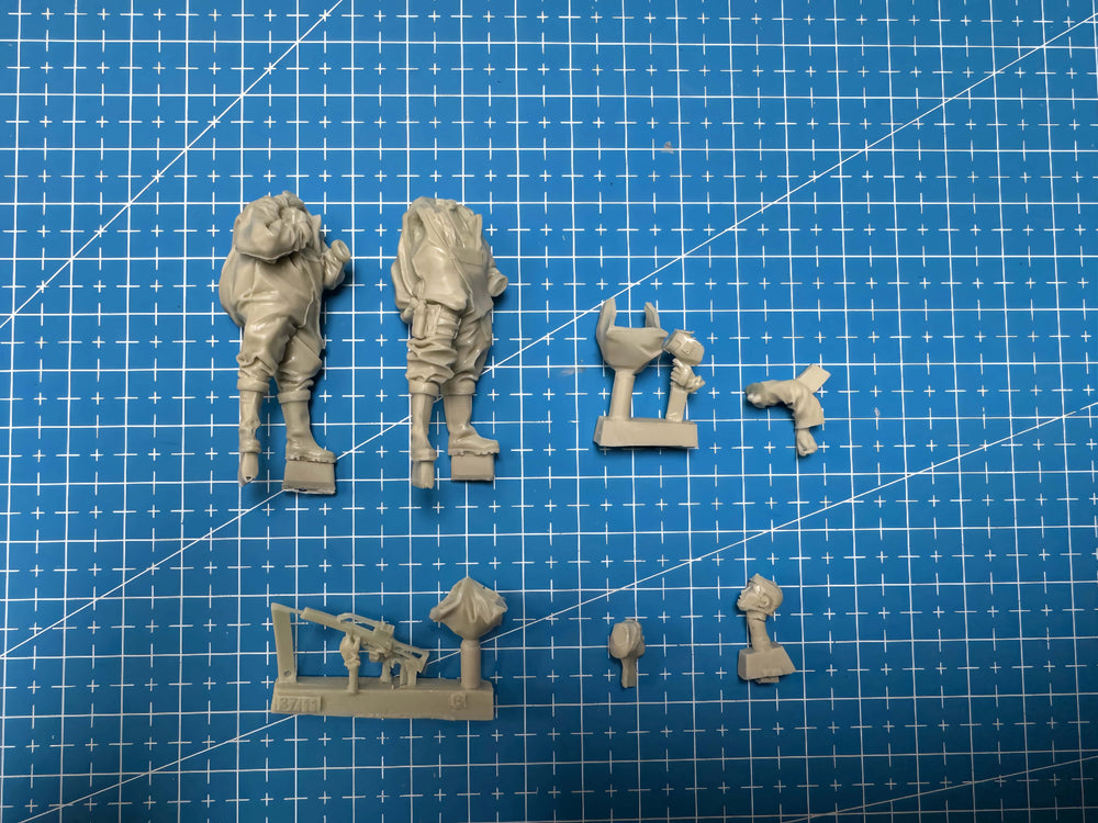 1/35 Modern NBC Soldier, Resin Model Figure Kit, Unassembled and Unpainted