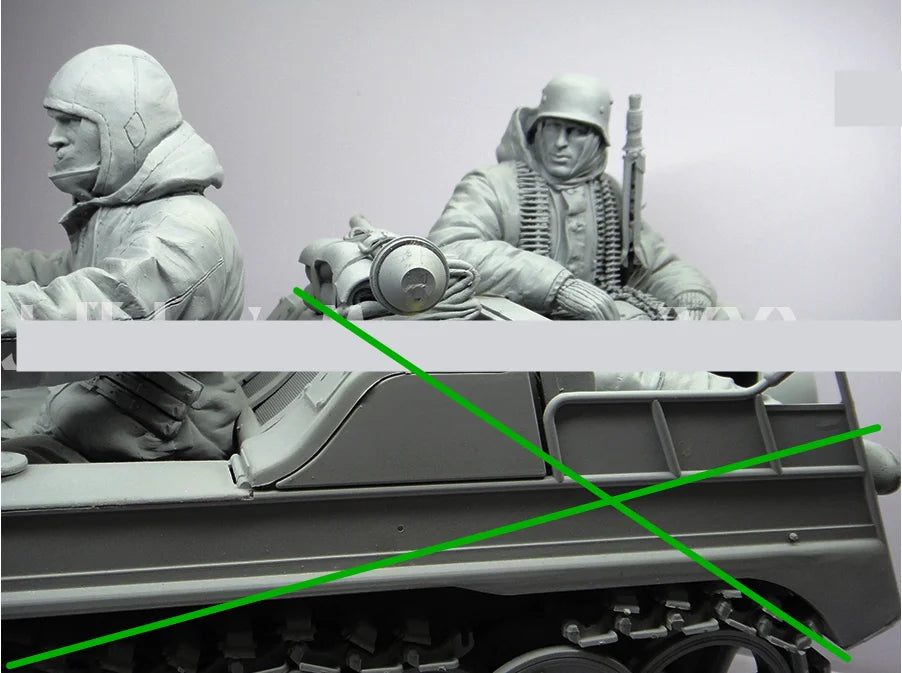 1/9 WWII German Soldiers with Kettenkrad, 2 Figures, Resin Model Figure Kit, Unassembled and Unpainted