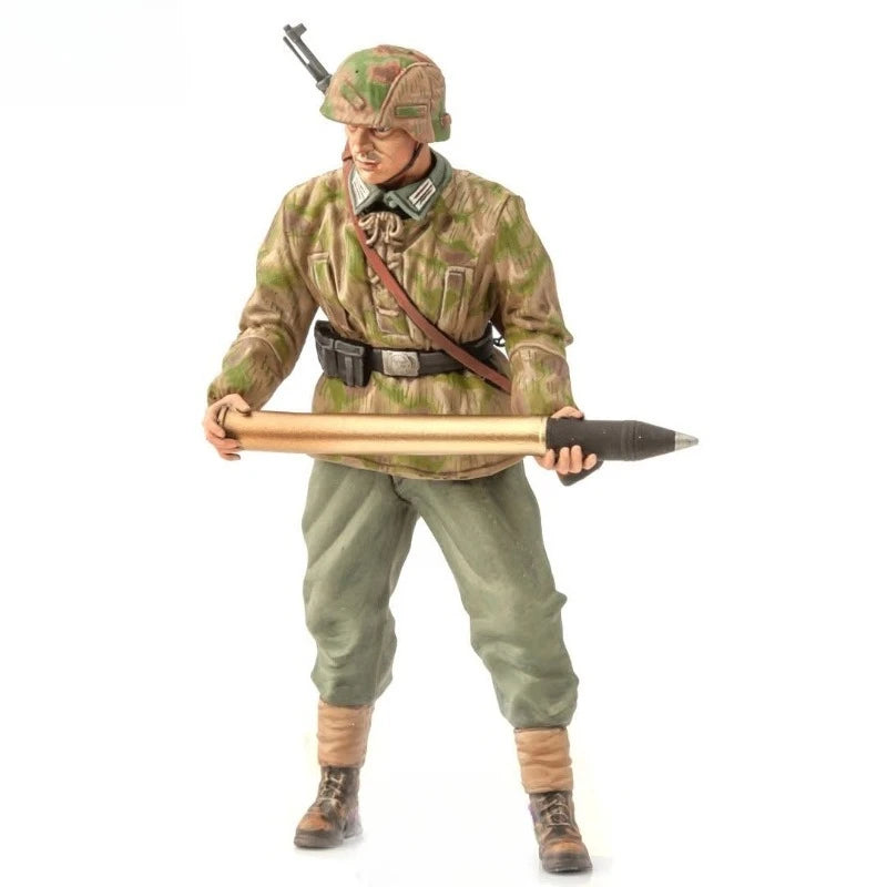 1/16 WWII German Artillery Loader, Resin Model Figure Kit, Unassembled and Unpainted
