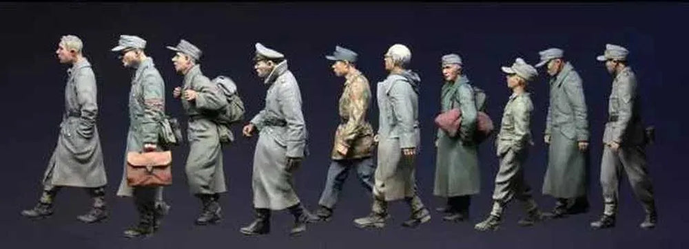 1/35 WWII German Infantry Squad in Combat Poses, 10 Figures, Resin Model Figure Kit, Unassembled and Unpainted