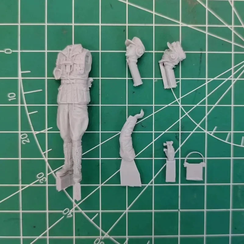 1/35 WWI British Infantry Rifleman, Resin Model Figure Kit, Unassembled and Unpainted