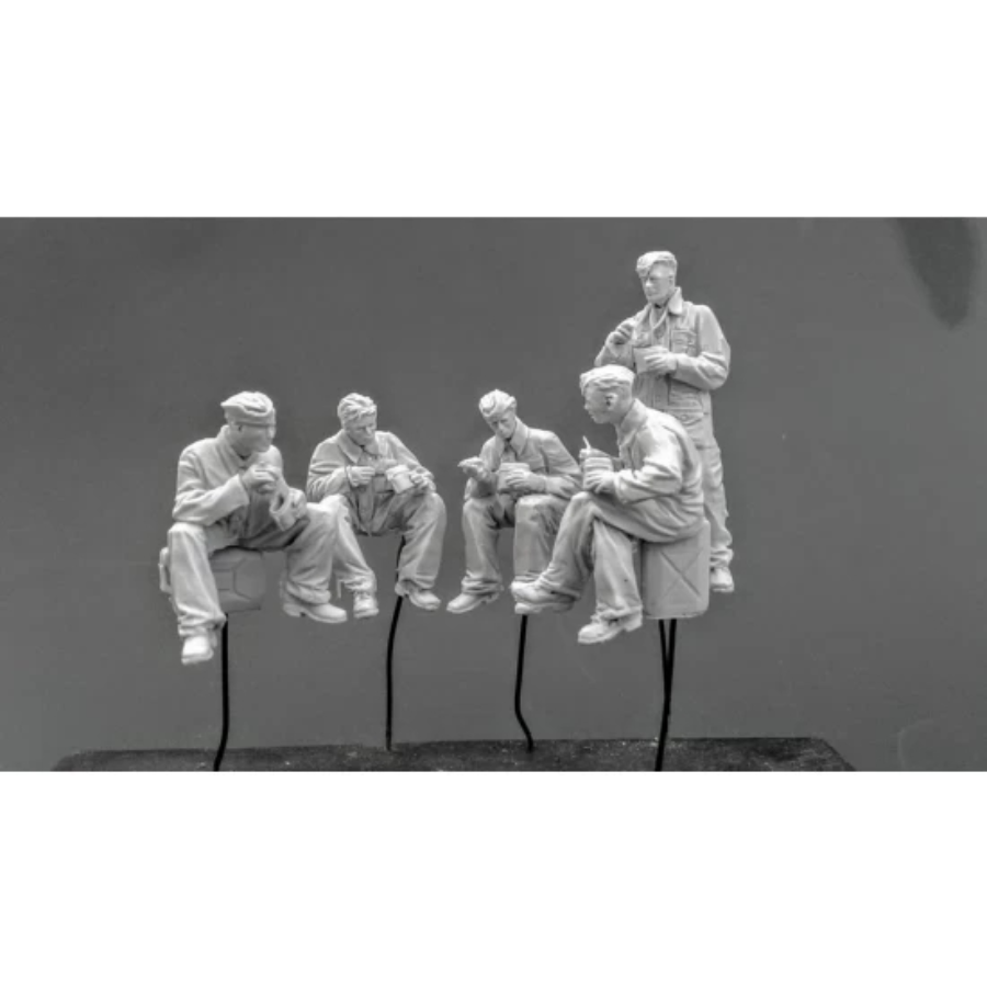 1/35 Modern Soldiers Eating, 5 Figures, Resin Model Figure Kit, Unassembled and Unpainted