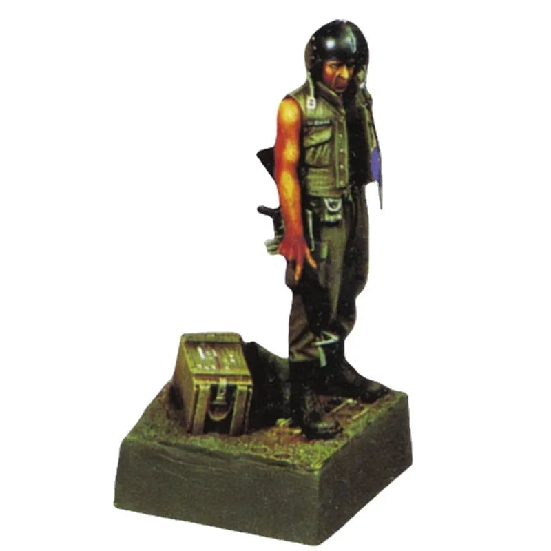 1/35 Vietnam War Helicopter Crew, Resin Model Figure Kit, Unassembled and Unpainted