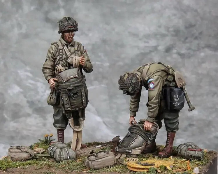 1/35 WWII German Infantry Squad Advancing, 7 Figures, Resin Model Figure Kit, Unassembled and Unpainted