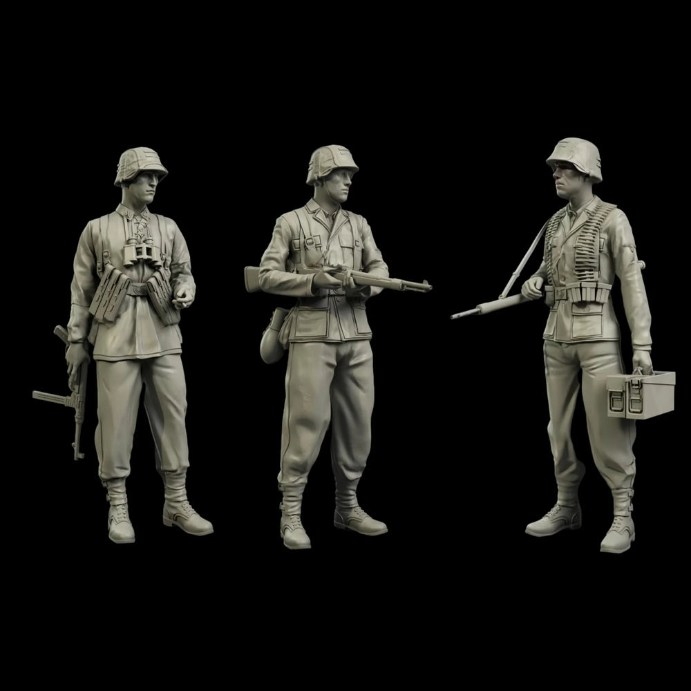 1/35 WWI Infantry with Rifles and Bayonets, 3 Figures, Resin Model Figure Kit, Unassembled and Unpainted