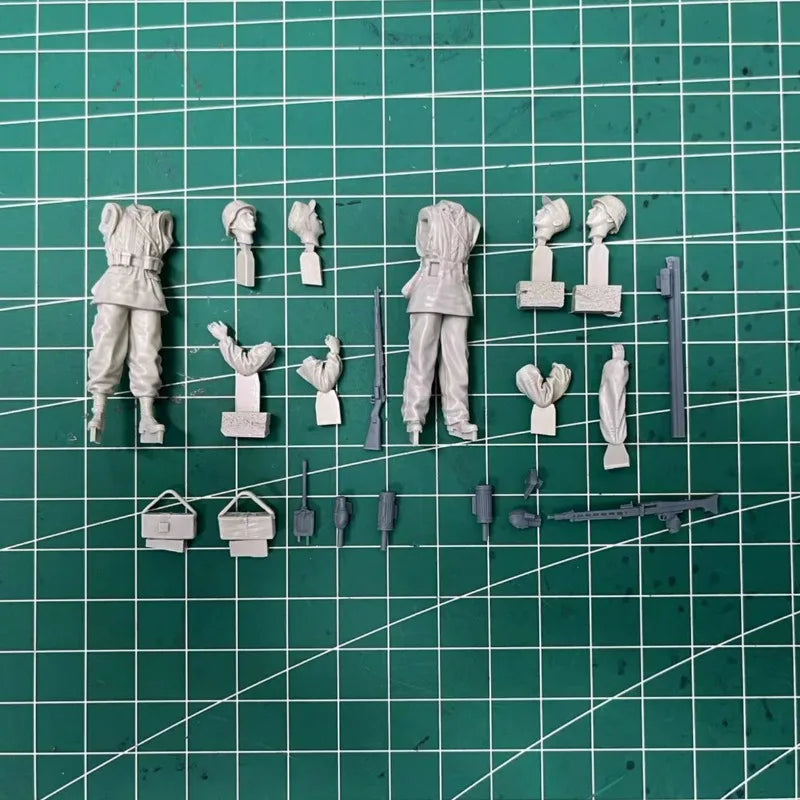 1/35 WWII German Infantry at Parade Rest, 2 Figures, Resin Model Figure Kit, Unassembled and Unpainted