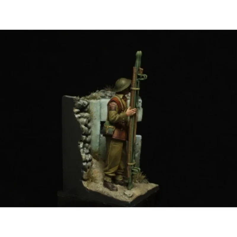 1/35 WWI British Soldier Trench, Resin Model Figure Kit, Unassembled and Unpainted