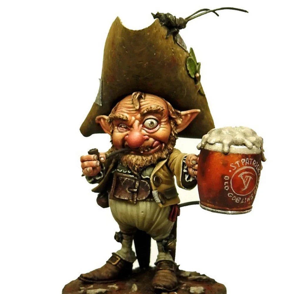 1/32 Bavarian Gnome with Beer Mug, Resin Model Figure Kit, Fantasy Theme, Unassembled and Unpainted