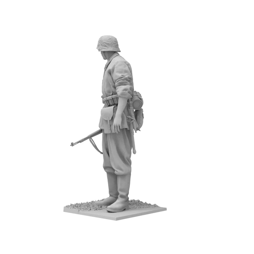 75mm WWI German Infantryman with Rifle and Bayonet, Resin Model Figure Kit, Unassembled and Unpainted