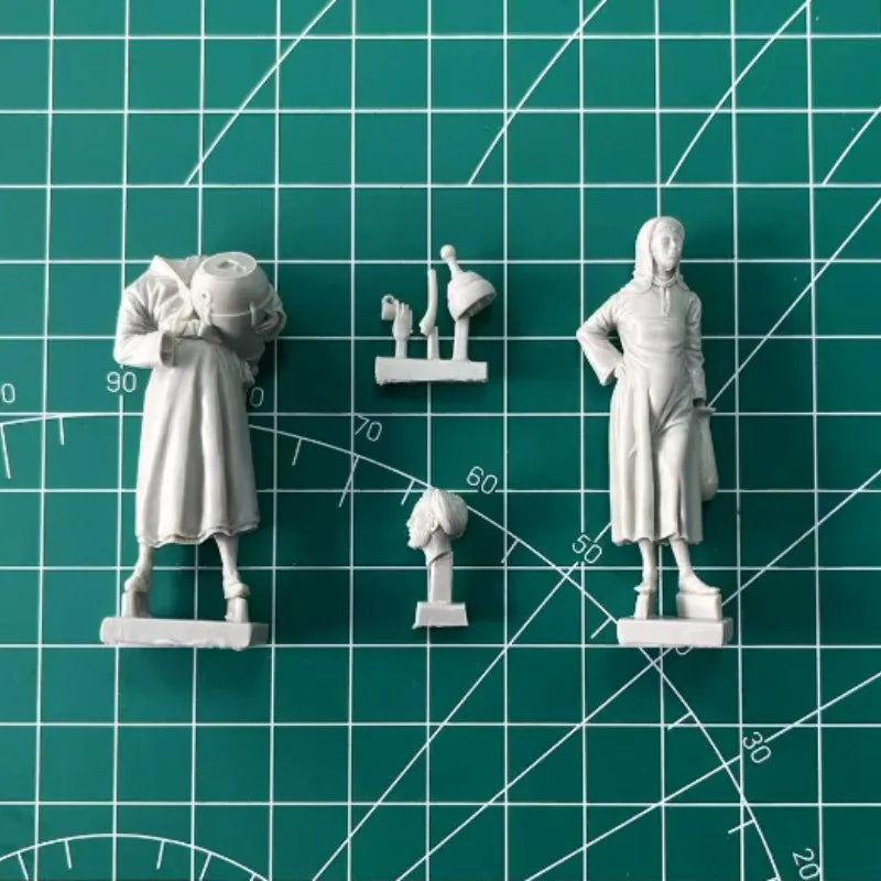 1/35 Arab Woman and Water Carrier, 2 Figures, Resin Model Figure Kit, Historical Theme, Unassembled and Unpainted