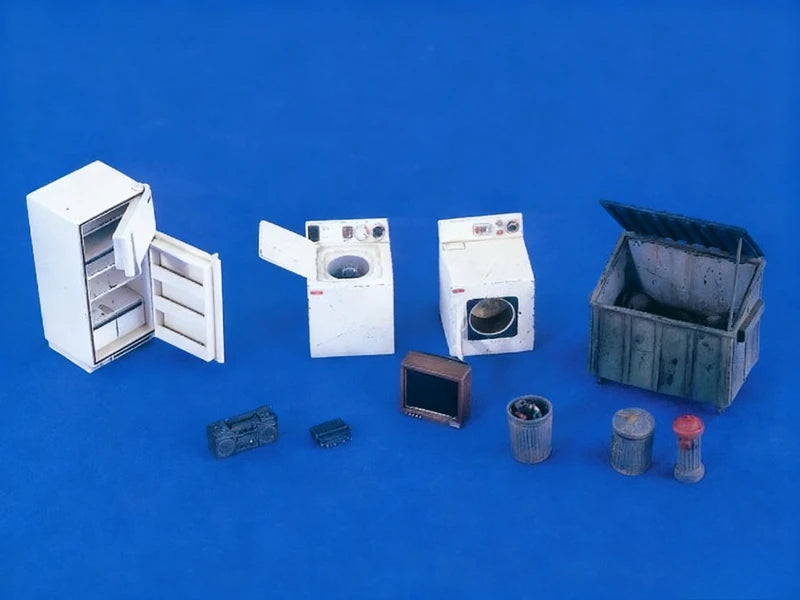 1/35 Cold War 1950s Home Goods, Resin Model Diorama Kit, Unassembled and Unpainted