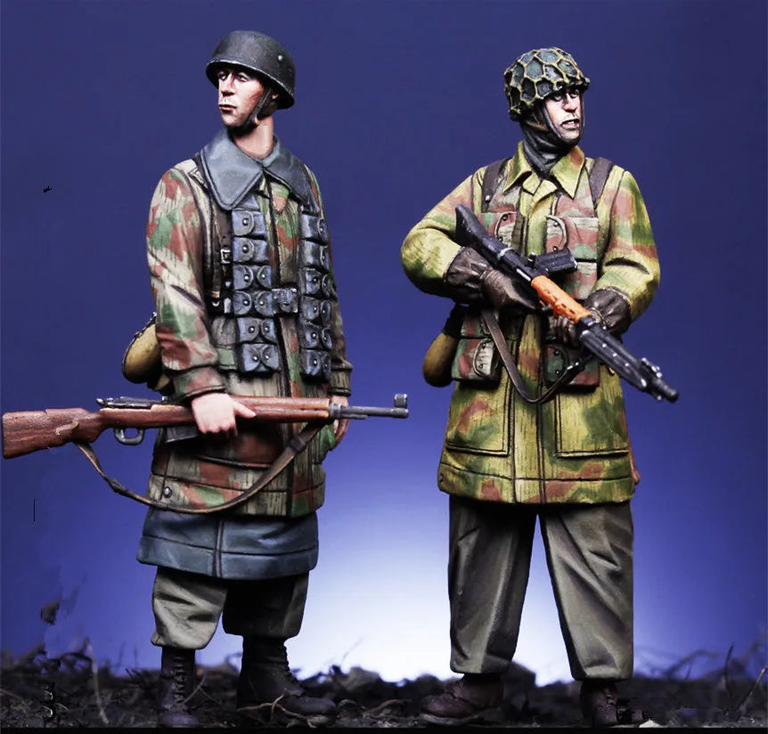 1/35 WWII German Infantryman Standing Ready, Resin Model Figure Kit, Unassembled and Unpainted