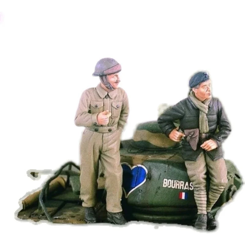 1/35 WWII French Tank Crew, 2 Figures, Resin Model Figure Kit, Unassembled and Unpainted