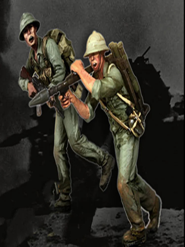 1/35 WWII Indian Infantry Advancing with Pith Helmets, 2 Figures, Resin Model Figure Kit, Unassembled and Unpainted