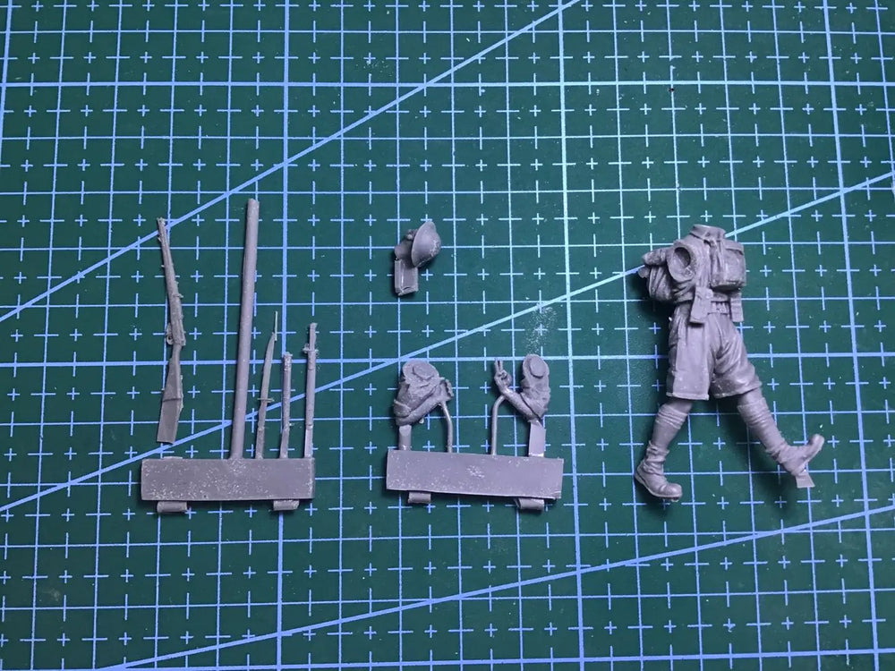1/35 WWII British Desert Infantry with Bayonet, Resin Model Figure Kit, Unassembled and Unpainted