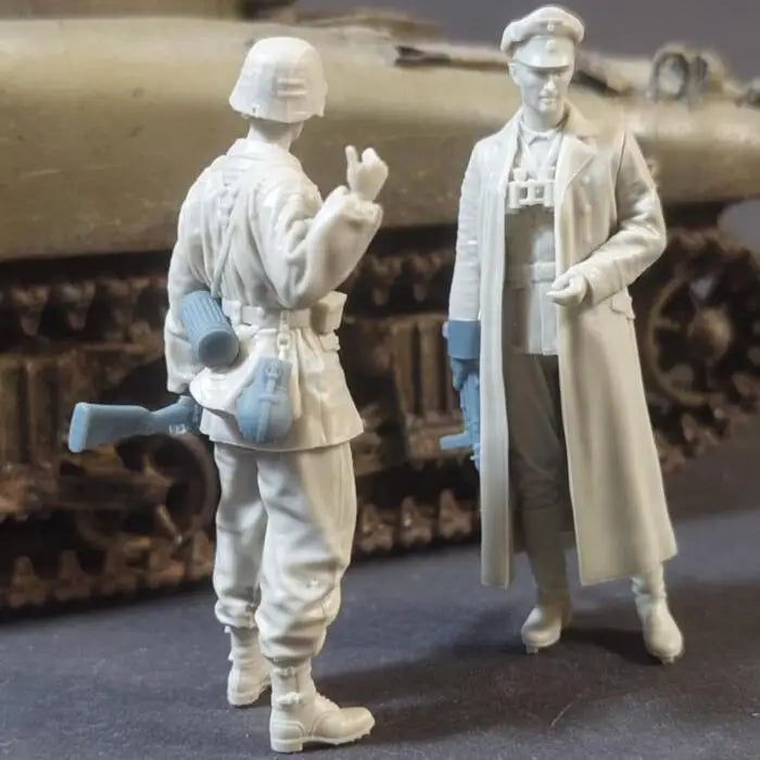 1/35 WWI Infantry with Greatcoats and Puttees, 3 Figures, Resin Model Figure Kit, Unassembled and Unpainted