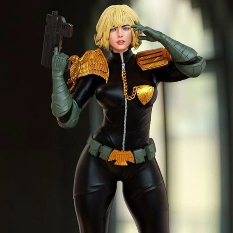 1/24 Judge Dredd Cassandra, Resin Model Figure Kit, Sci-Fi Theme, Unassembled and Unpainted