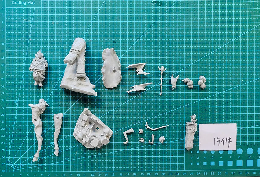 75mm Winged Demon Sorceress with Curved Horns, Resin Model Figure Kit, Fantasy Theme, Unassembled and Unpainted