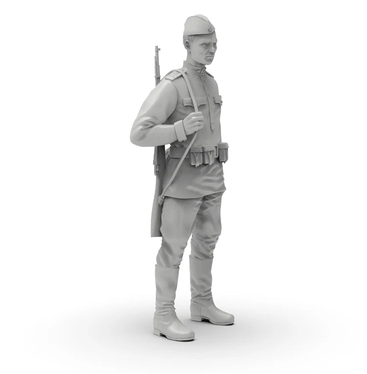 1/35 WWI Russian Officer with Infantry Squad, 7 Figures, Resin Model Figure Kit, Unassembled and Unpainted