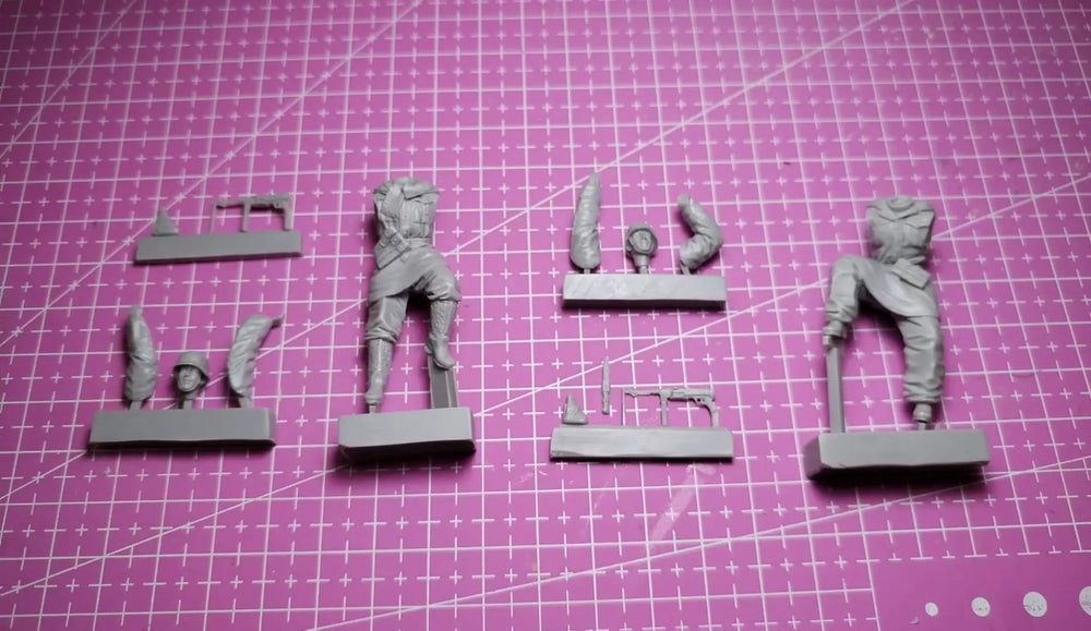 1/35 WWII German Infantry Standing Alert, 4 Figures, Resin Model Figure Kit, Unassembled and Unpainted