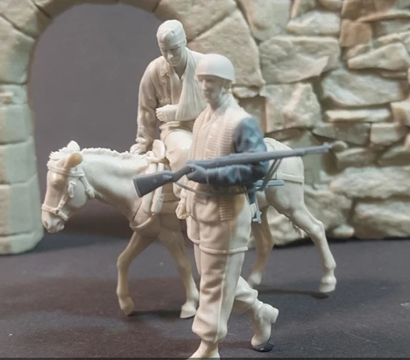 1/35 WWII British Colonial Cavalry Scout with Rifle, 2 Figures, Resin Model Figure Kit, Unassembled and Unpainted