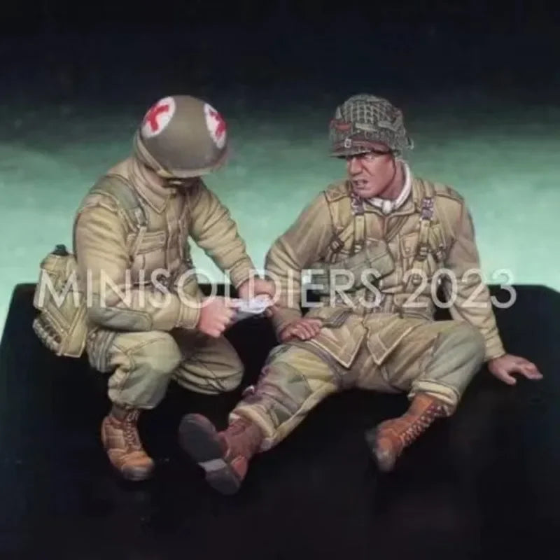 1/35 WWII US Infantrymen Resting, 2 Figures, Resin Model Figure Kit, Unassembled and Unpainted