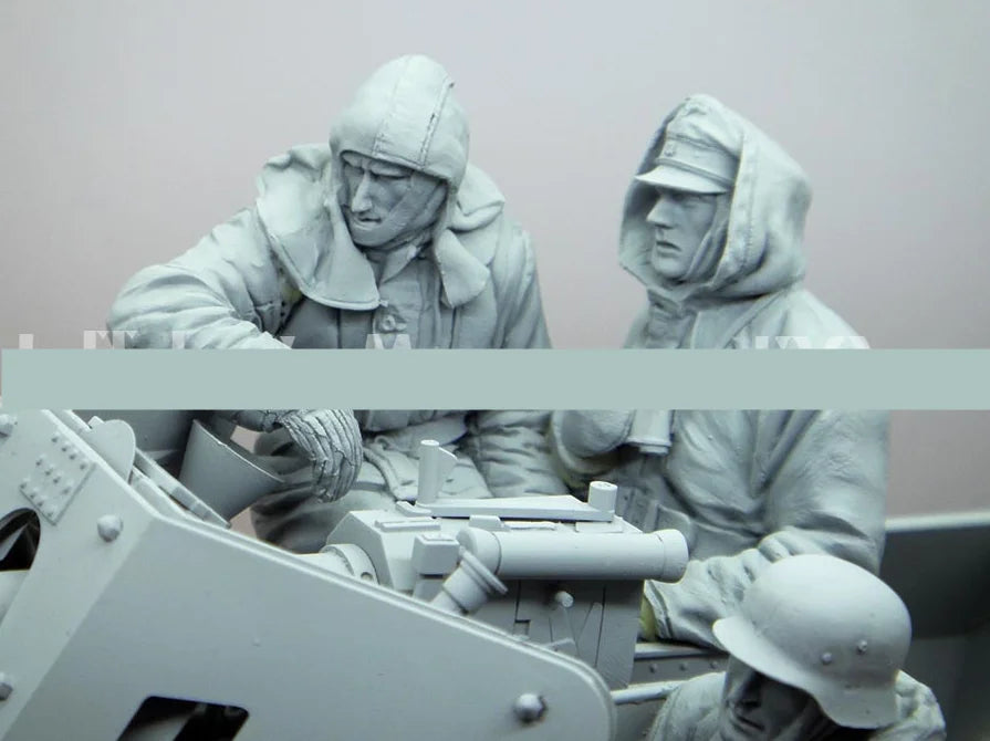 1/16 WWII German Panzer Crew in Winter Uniforms, 3 Figures, Resin Model Figure Kit, Unassembled and Unpainted