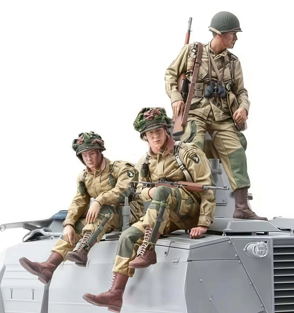 1/16 WWII German Panzer Crew Ready for Battle, 3 Figures, Resin Model Figure Kit, Unassembled and Unpainted