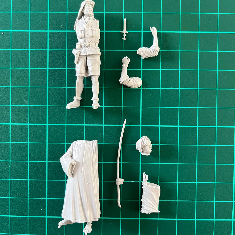 1/35 WWII SAS Officer, 2 Figures, Resin Model Figure Kit, Unassembled and Unpainted