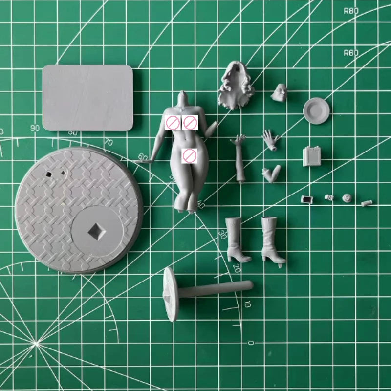 1/24 Waitress with Accessories, Resin Model Figure Kit, Unassembled and Unpainted