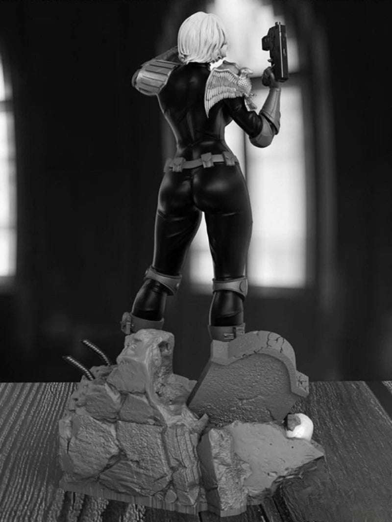 1/24 Judge Dredd Tactical Officer, Resin Model Figure Kit, Sci-Fi Theme, Unassembled and Unpainted