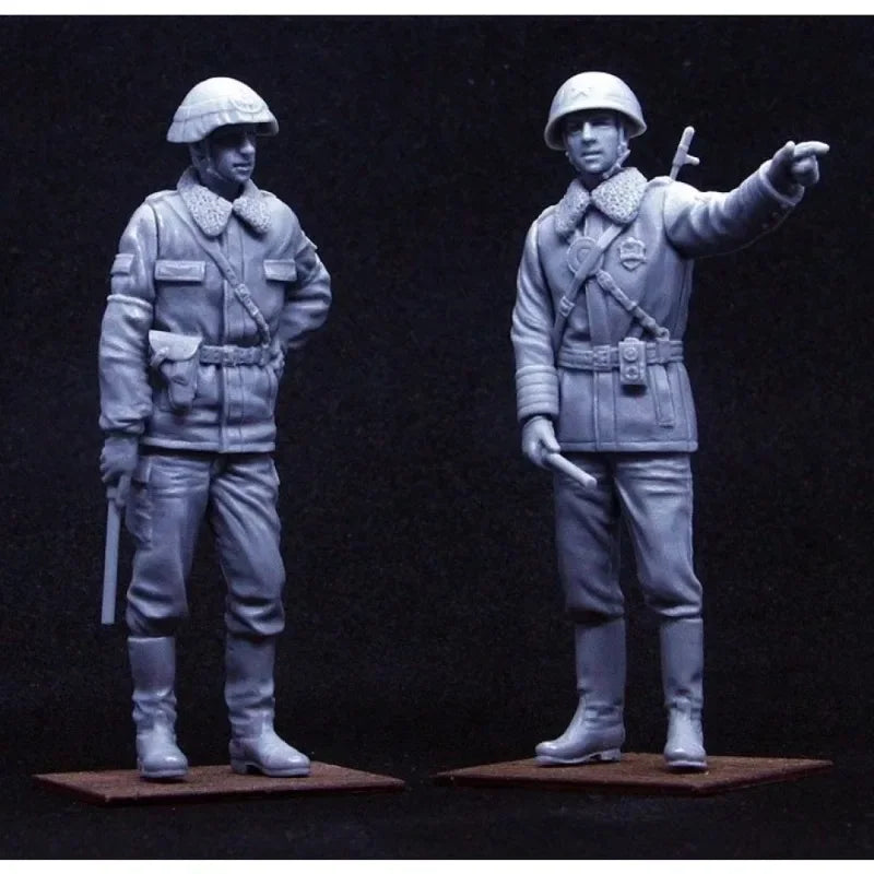 1/35 Modern Russian Traffic Police, 4 Figures, Resin Model Figure Kit, Unassembled and Unpainted