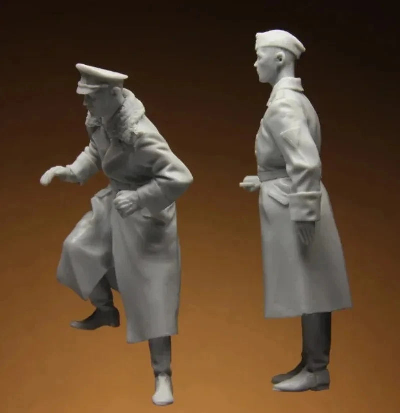 1/35 WWII German General and Driver, 2 Figures, Resin Model Figure Kit, Unassembled and Unpainted