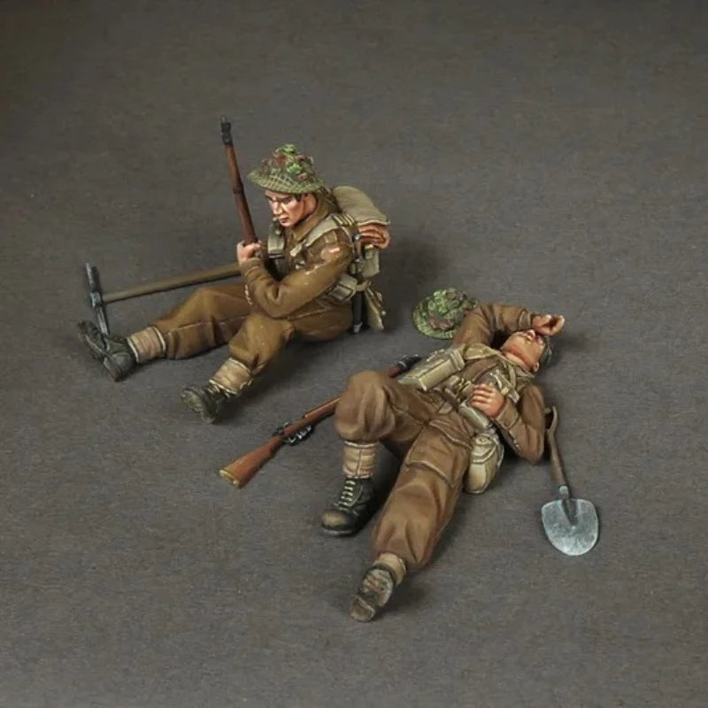 1/35 WWI British Infantry Charging with Bayonets, 2 Figures, Resin Model Figure Kit, Unassembled and Unpainted