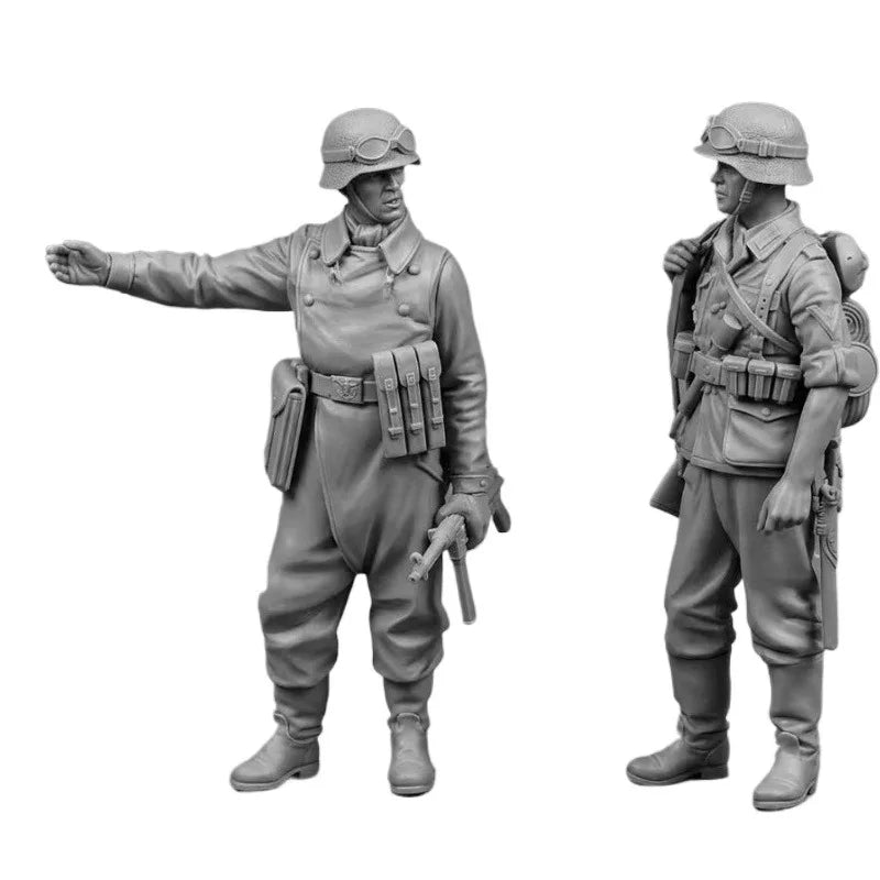 1/35 WWII German Wehrmacht Officer & Soldier, 2 Figures, Resin Model Figure Kit, Unassembled and Unpainted