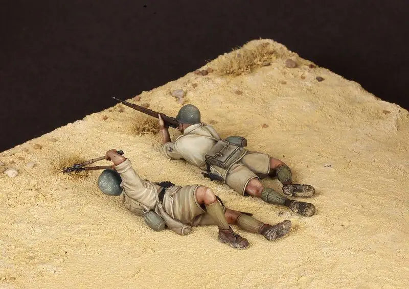 1/35 Modern Infantry Assaulting Desert Position, 4 Figures, Resin Model Figure Kit, Unassembled and Unpainted