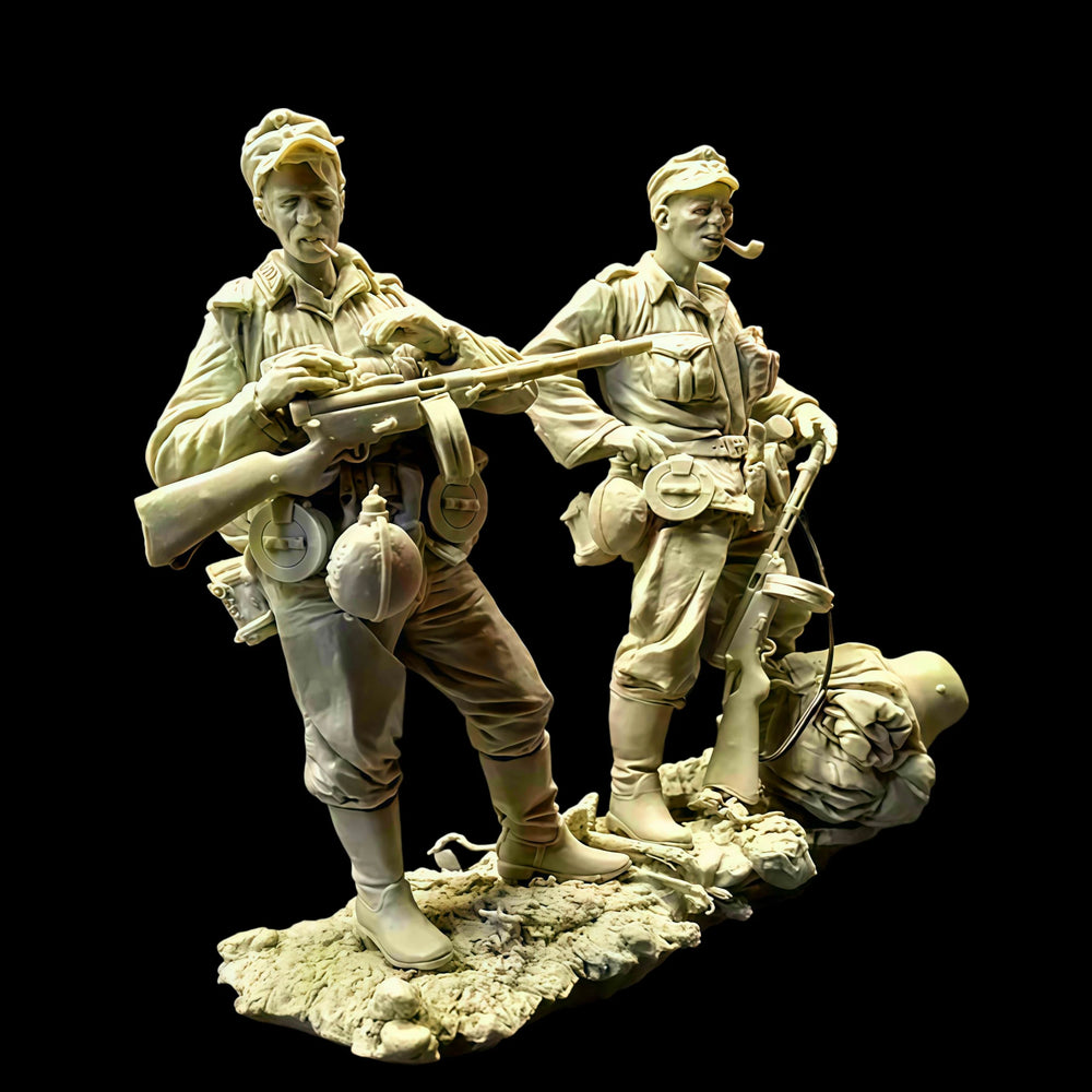 1/16 WWI Infantry Charging Forward, 2 Figures, Resin Model Figure Kit, Unassembled and Unpainted