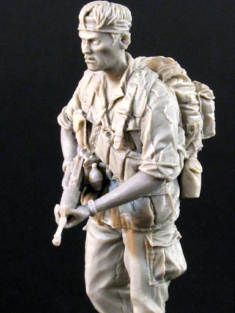 1/35 Vietnam War US Infantry Sergeant, Resin Model Figure Kit, Unassembled and Unpainted