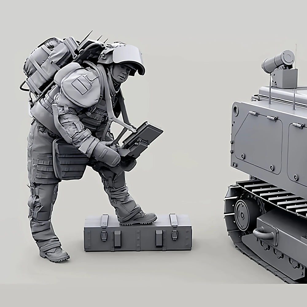 1/35 Modern Soldier with Heavy Tactical Gear, Resin Model Figure Kit, Unassembled and Unpainted