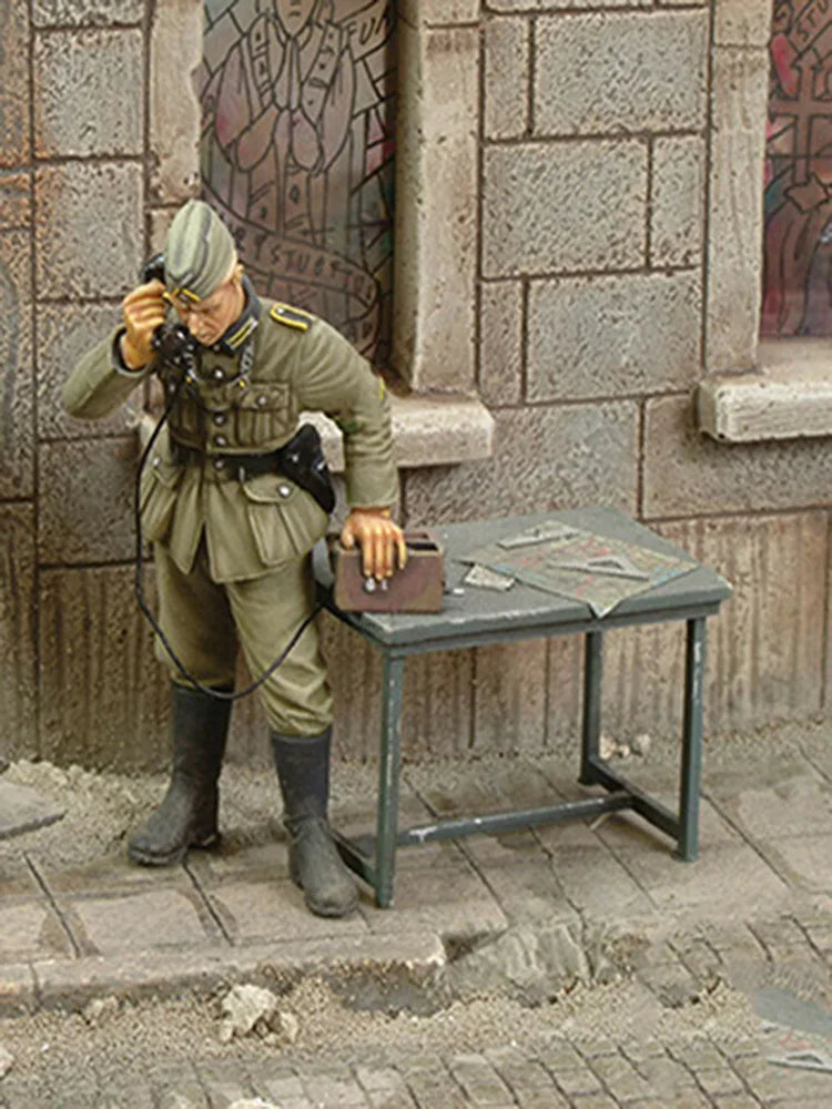 1/35 WWI Telephone Operator, Resin Model Figure Kit, Unassembled and Unpainted