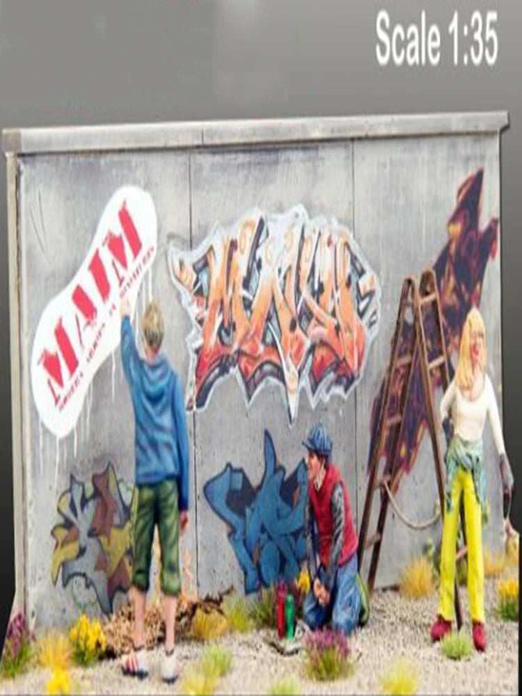 1/35 Modern Graffiti Artists, 3 Figures, Resin Model Figure Kit, Unassembled and Unpainted