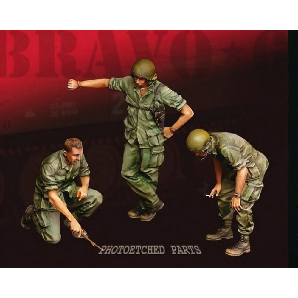 1/35 Vietnam War Tank Crew, 6 Figures, Resin Model Figure Kit, Unassembled and Unpainted