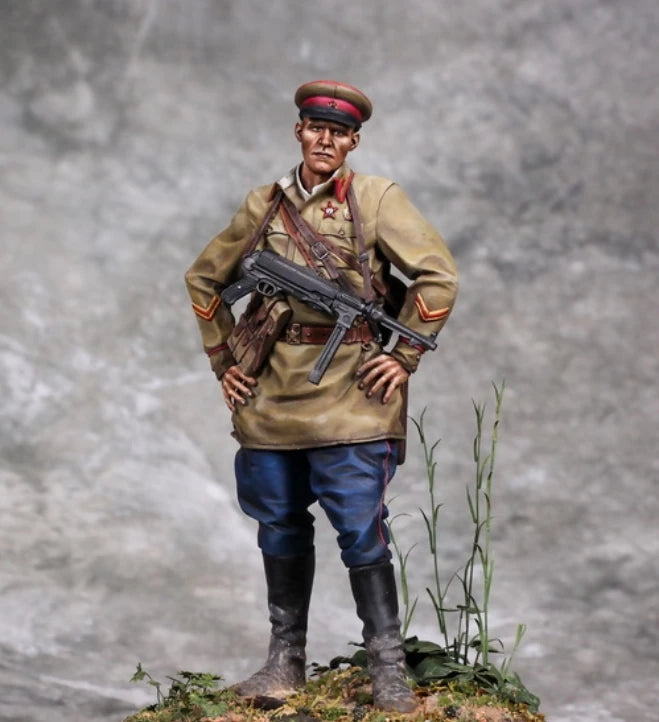 1/35 WWI German Soldier with Steel Breastplate, Resin Model Figure Kit, Unassembled and Unpainted