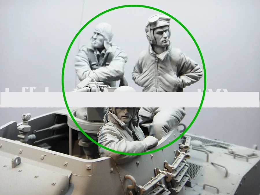 1/16 WWII German Tank Crew Operating Turret, 3 Figures, Resin Model Figure Kit, Unassembled and Unpainted