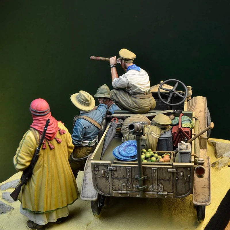 1/35 WWI Military Convoy, 4 Figures, Resin Model Diorama Kit, Unassembled and Unpainted