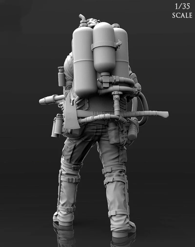 1/35 Modern Biochemical Flamethrower Soldier, Resin Model Figure Kit, Unassembled and Unpainted