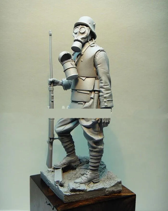 1/16 WWI German Soldier with Rifle, Resin Model Figure Kit, Unassembled and Unpainted