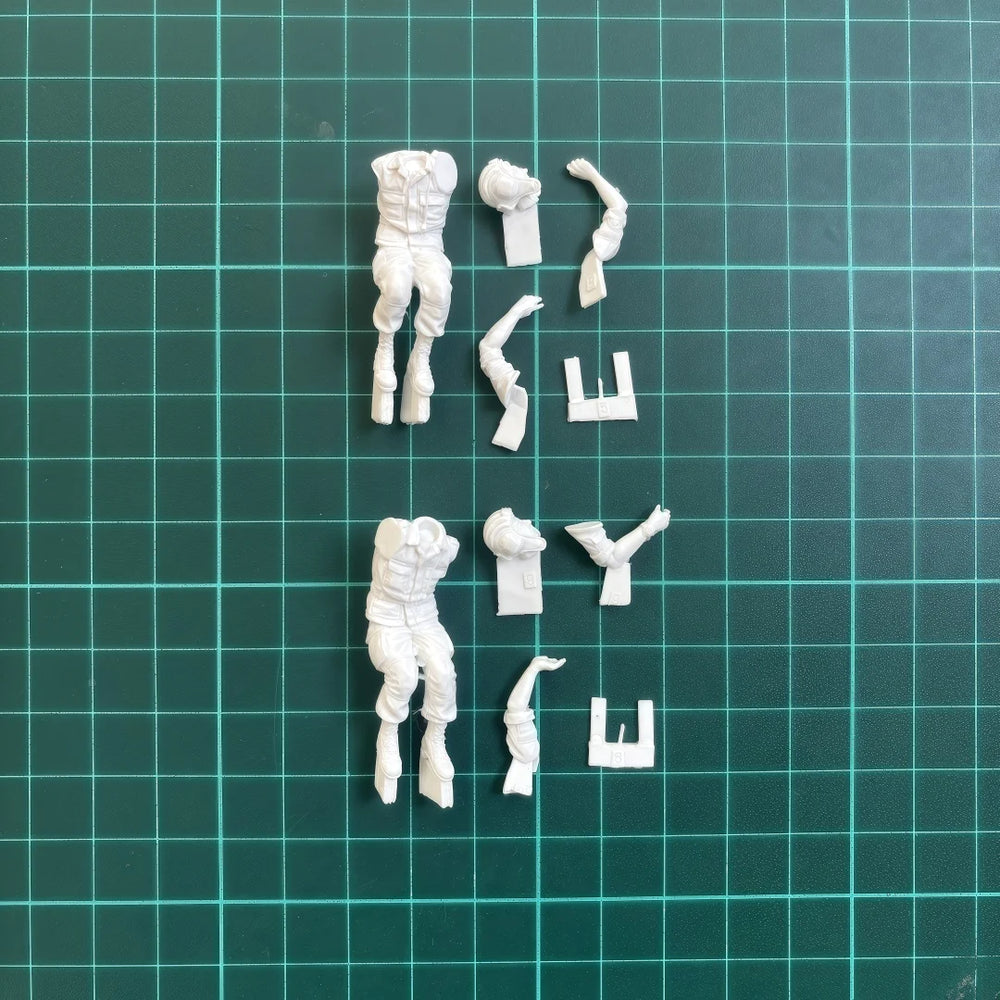 1/35 Modern Infantry in Digital Camouflage, 2 Figures, Resin Model Figure Kit, Unassembled and Unpainted