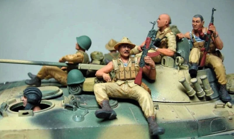 1/35 Cold War Soviet Tank Crew Afghanistan, 7 Figures, Resin Model Figure Kit, Unassembled and Unpainted