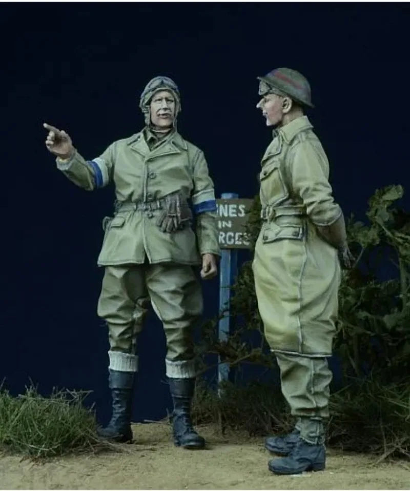 1/35 WWII British Dispatch Rider, 2 Figures, Resin Model Figure Kit, Unassembled and Unpainted